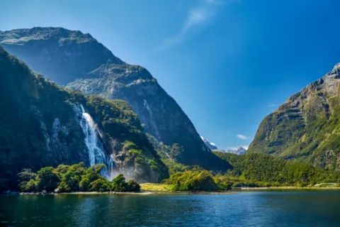 AMAZING FACTS ABOUT NEW ZEALAND